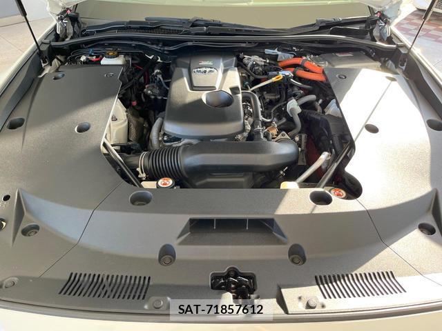 Toyota CROWN HYBRID 2018-12 8551362-17
