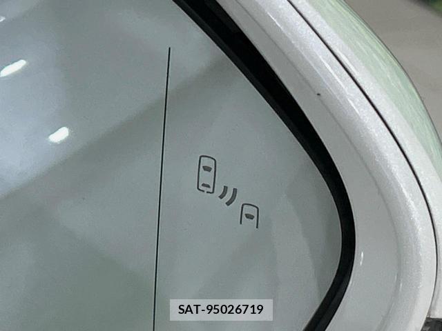 Toyota CROWN HYBRID 2019-10 8551730-6
