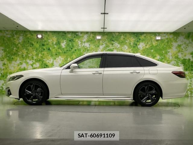 Toyota CROWN HYBRID 2020-05 8552272-1