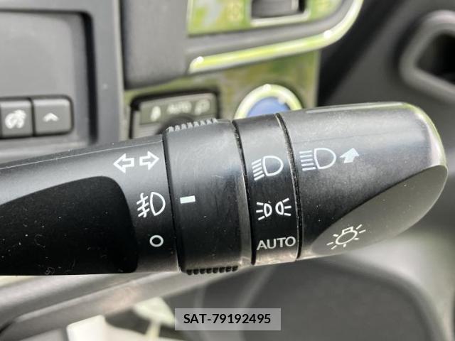 Toyota CROWN HYBRID 2018-02 8552680-15