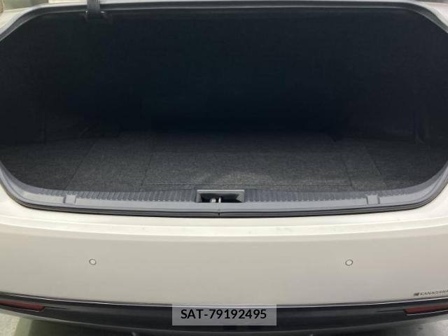 Toyota CROWN HYBRID 2018-02 8552680-7