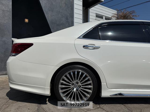 Toyota CROWN MAJESTA 2014-12 8545905-13