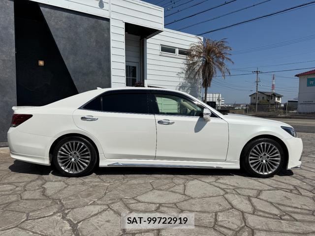 Toyota CROWN MAJESTA 2014-12 8545905-15
