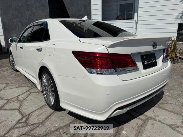 Toyota CROWN MAJESTA 2014-12 8545905-17