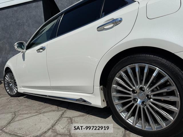 Toyota CROWN MAJESTA 2014-12 8545905-19