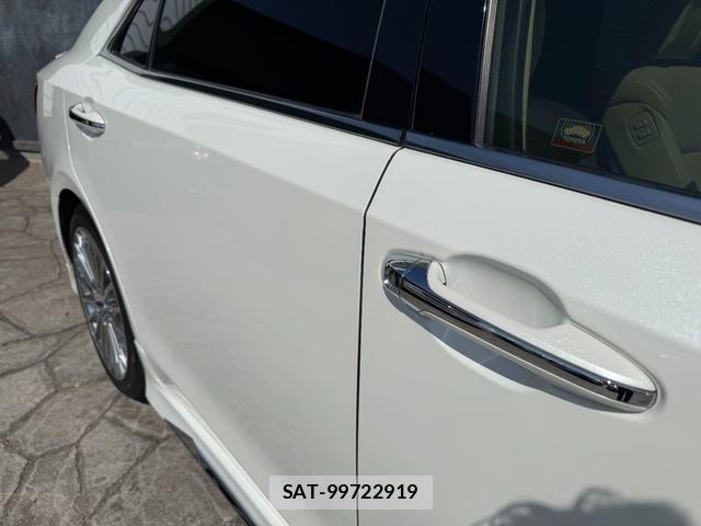 Toyota CROWN MAJESTA 2014-12 8545905-9
