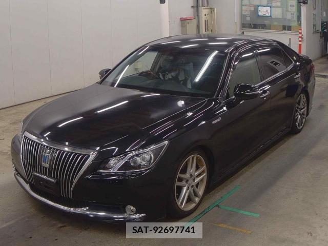 Toyota CROWN MAJESTA 2013-11 8550843-3