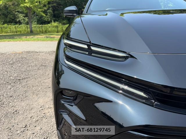 Toyota CROWN 2024-11 8549888-12