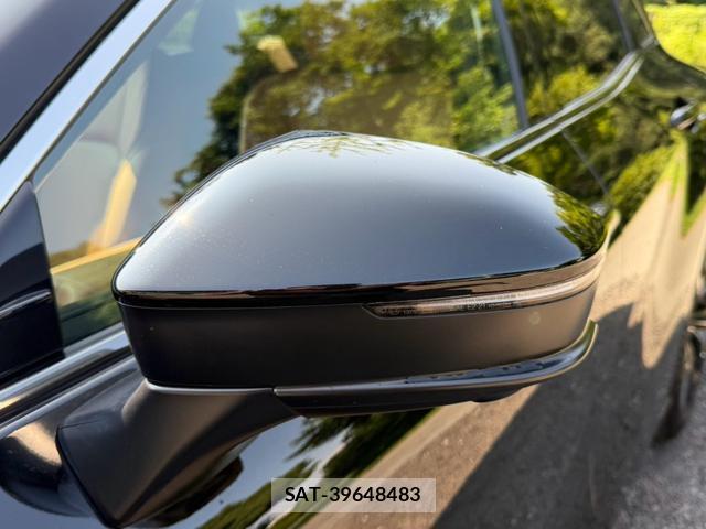 Toyota CROWN 2025-11 8549889-9
