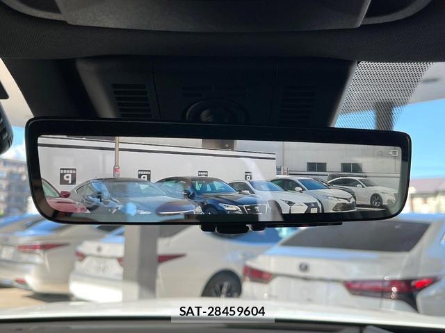 Toyota CROWN 2024-10 8551361-4