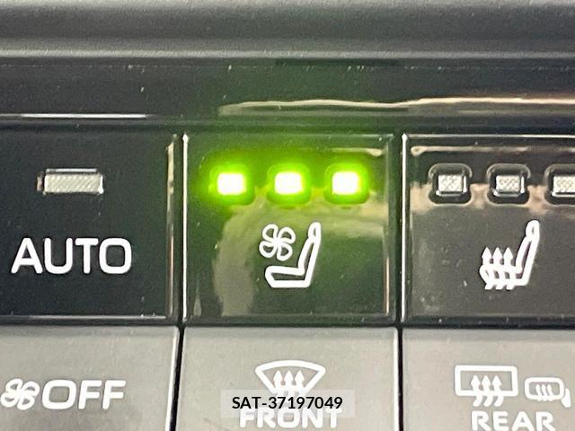 Toyota CROWN 2024-09 8551393-5