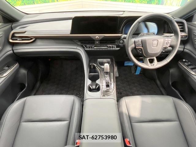 Toyota CROWN 2025-01 8551684-1