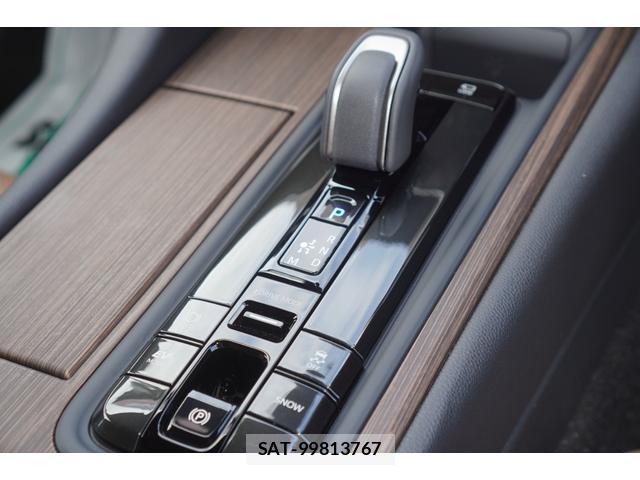 Toyota CROWN 2024-05 8545410-18