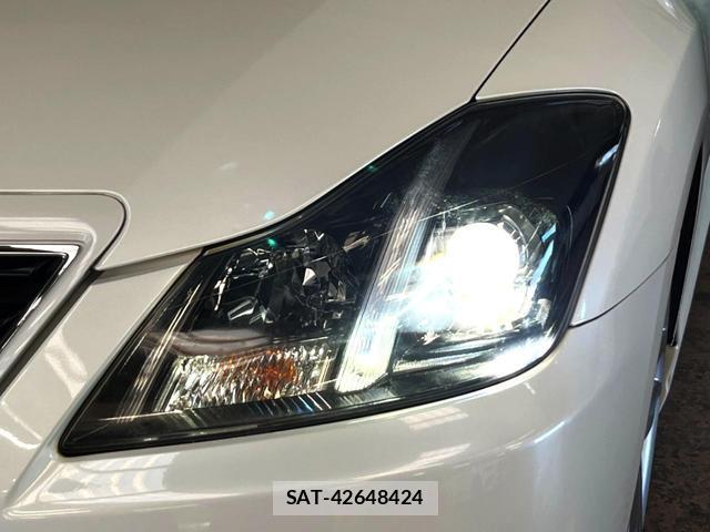 Toyota CROWN 2011-12 8547232-12