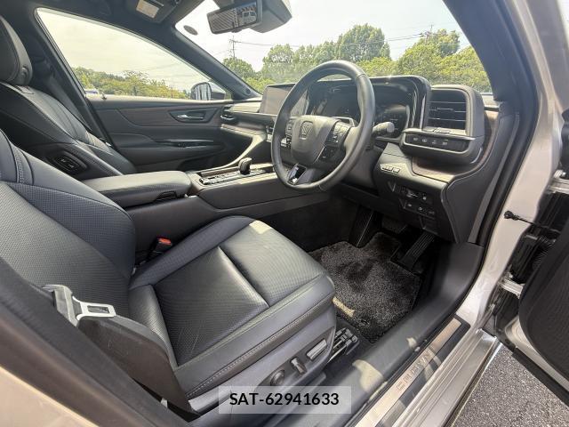 Toyota CROWN 2025-05 8547957-5