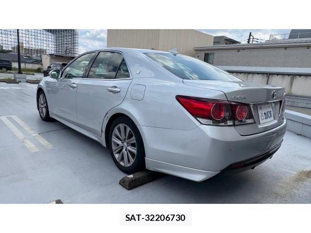 Toyota CROWN 2015-10 8548876-19
