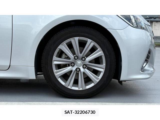 Toyota CROWN 2015-10 8548876-9