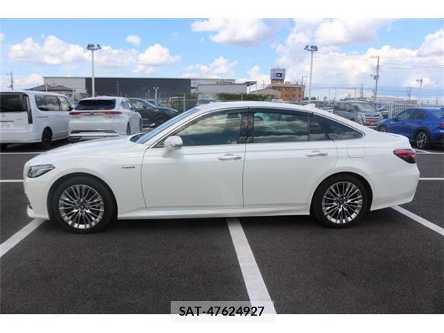 Toyota CROWN 2019-11 8550743-8