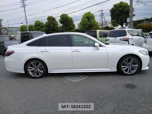 Toyota CROWN 2021-06 8551084-2