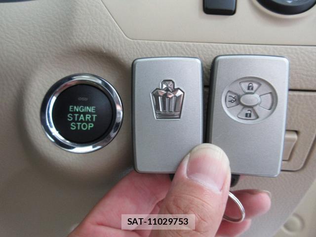 Toyota CROWN 2007-11 8551825-2