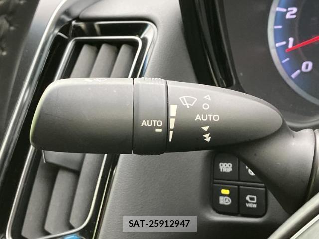 Toyota CROWN 2018-06 8552278-17