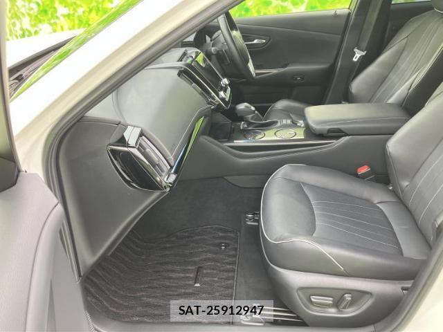 Toyota CROWN 2018-06 8552278-5
