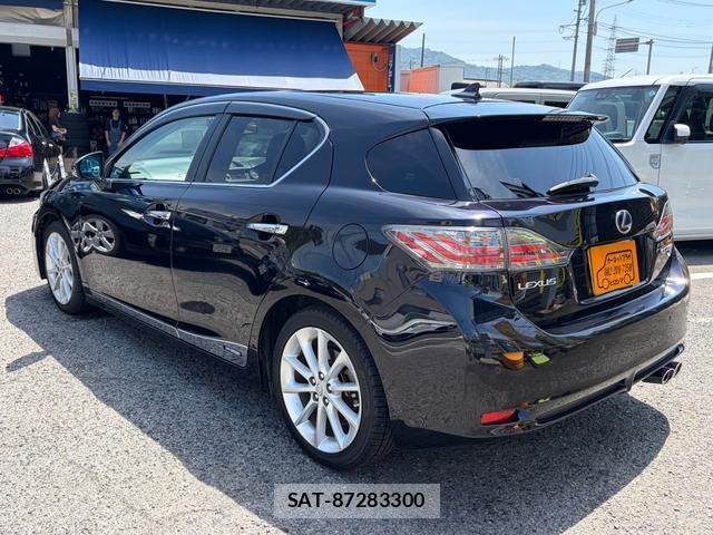 Lexus CT 2011-05 8546374-5