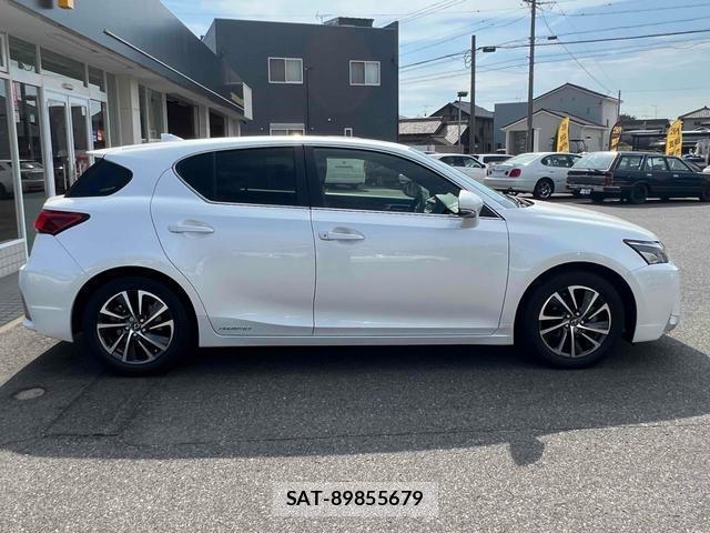 Lexus CT 2022-10 8546717-13