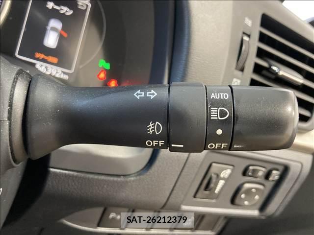 Lexus CT 2014-07 8549343-12