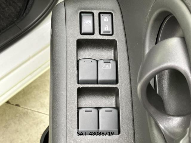 Nissan CUBE 2018-08 8552452-17