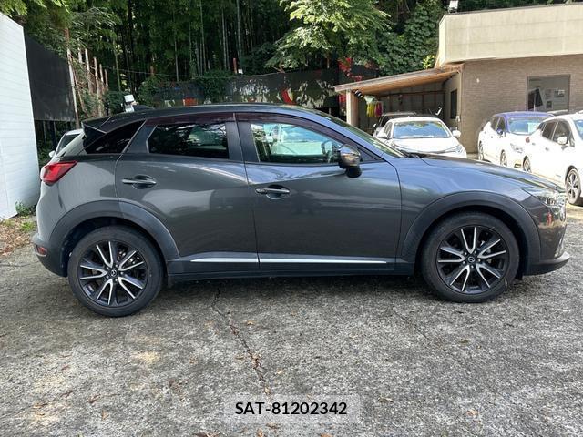 Mazda CX-3 2018-09 8550135-3