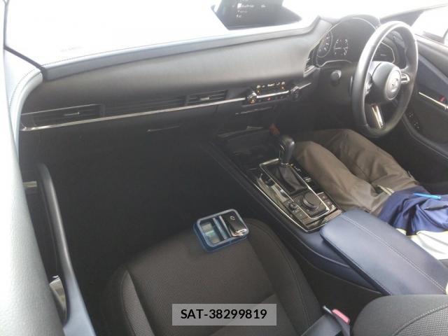Mazda CX-30 2020-09 8549858-2