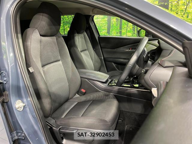 Mazda CX-30 2023-08 8550964-6