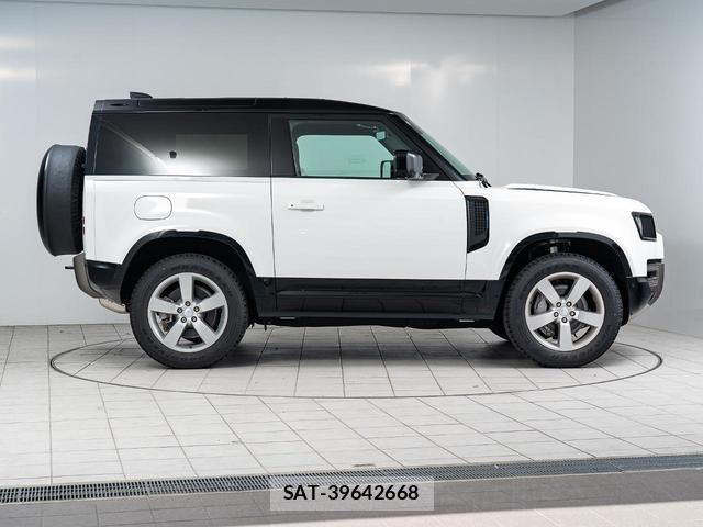 Land Rover DEFENDER 2025-11 8546060-12