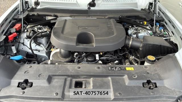 Land Rover DEFENDER 2023-11 8550231-7