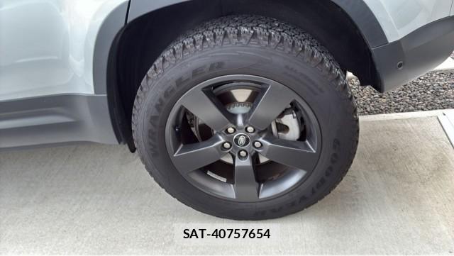 Land Rover DEFENDER 2023-11 8550231-8