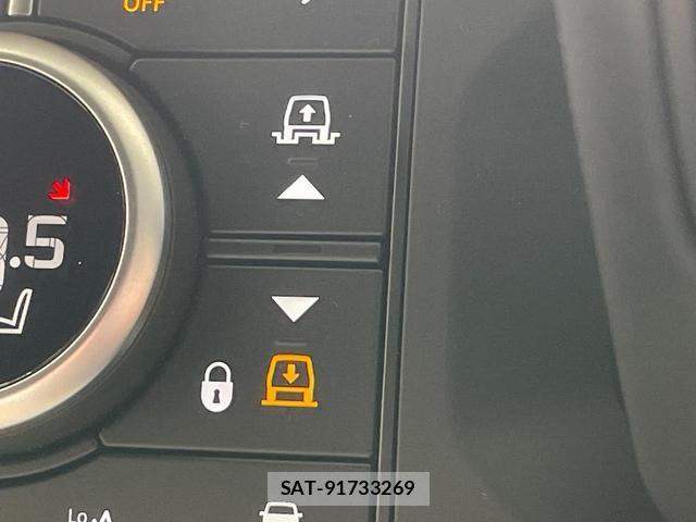 Land Rover DEFENDER 2025-06 8551140-5
