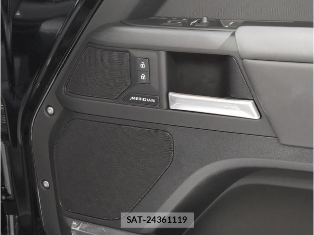 Land Rover DEFENDER 2025-11 8551404-7