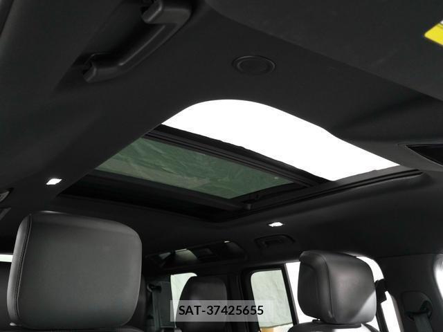 Land Rover DEFENDER 2025-01 8551405-2