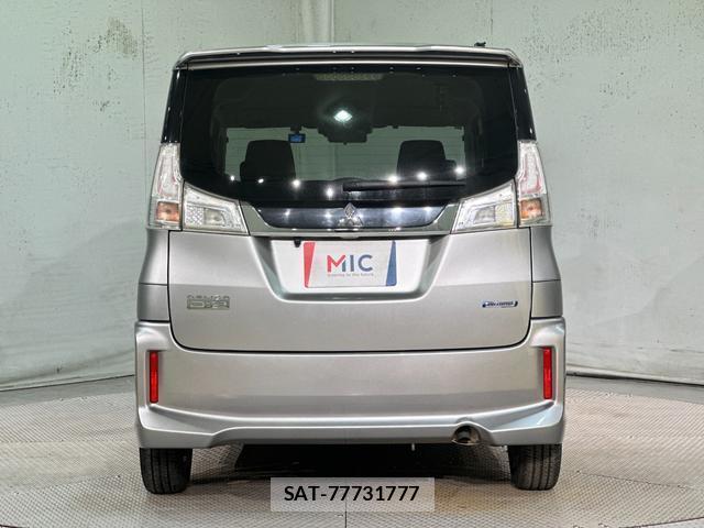 Mitsubishi DELICA 2017-05 8550124-15