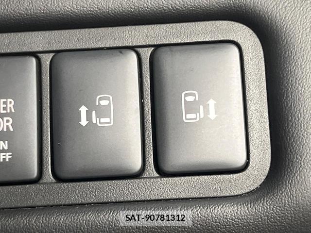 Mitsubishi DELICA 2023-10 8546845-3