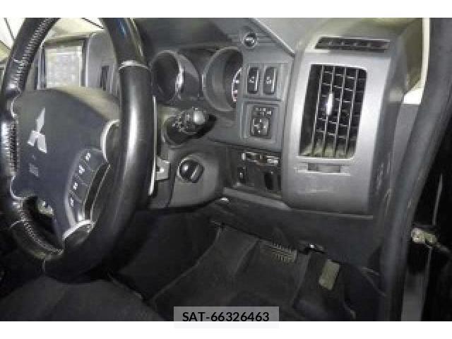 Mitsubishi DELICA 2017-10 8547859-2
