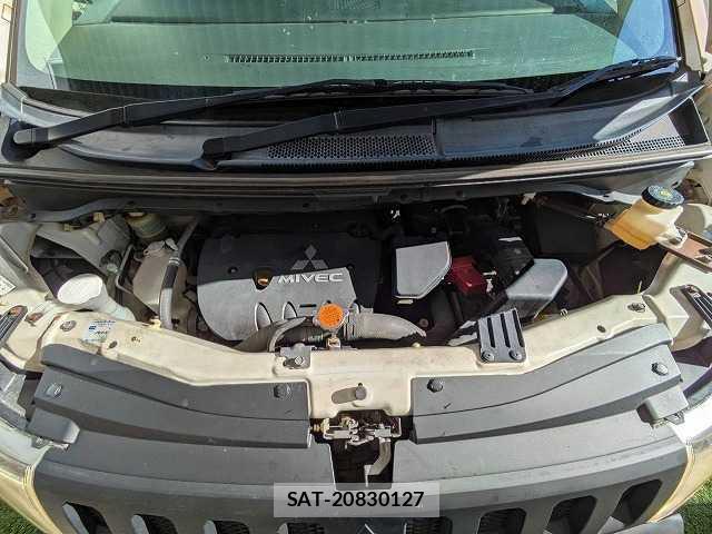 Mitsubishi DELICA 2007-06 8549737-13