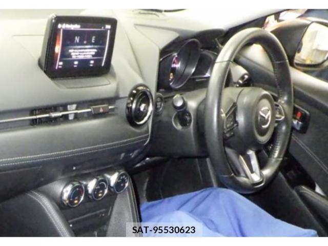 Mazda DEMIO 2017-07 8548228-2
