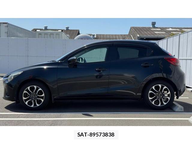 Mazda DEMIO 2014-10 8548826-4