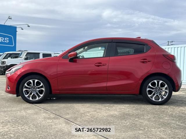 Mazda DEMIO 2017-01 8552514-1