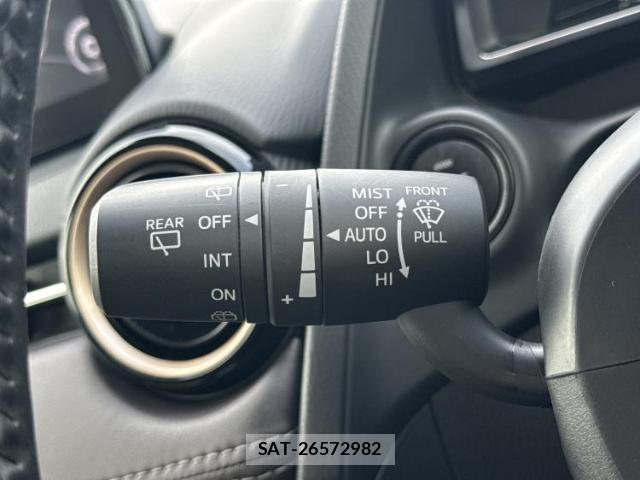 Mazda DEMIO 2017-01 8552514-15