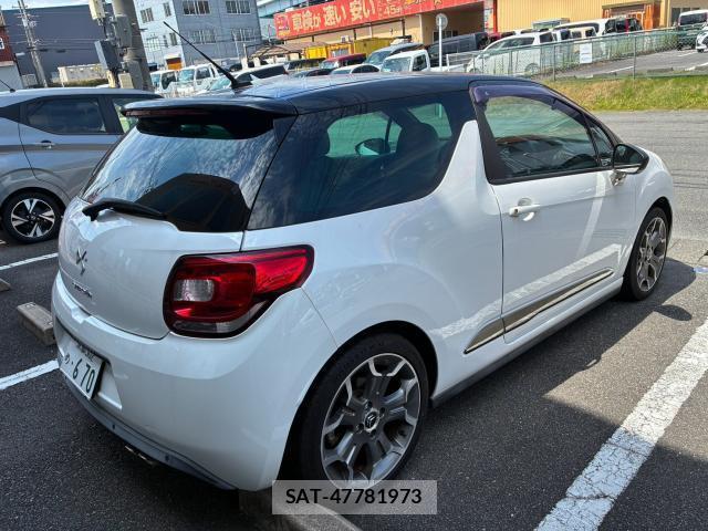 Citroen DS3 2013-03 8551210-1