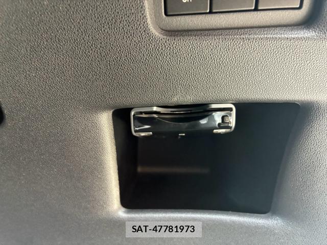 Citroen DS3 2013-03 8551210-11