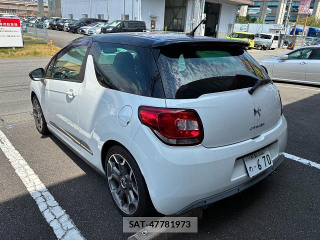 Citroen DS3 2013-03 8551210-3